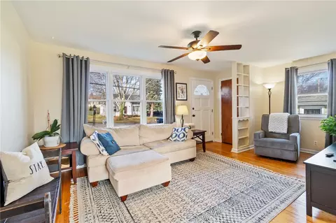 252 Vinal Ave, Irondequoit, NY 14609 photo 2