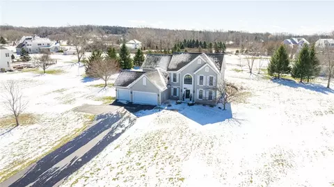 11 Portofino Cir, Henrietta, NY 14467