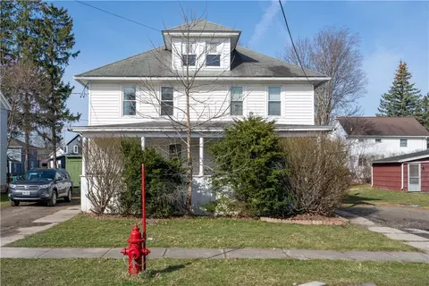 1 Bush Ave, Wayland, NY 14572