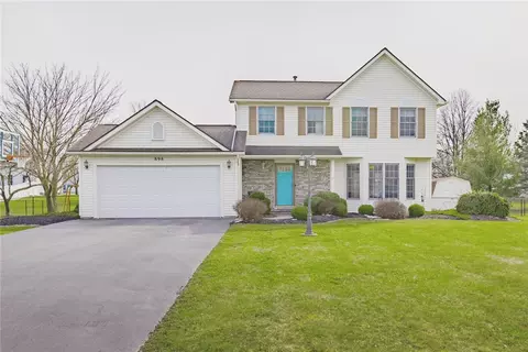 898 Meadow Ridge Ln, Webster, NY 14580