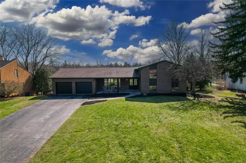 5 High Point Dr, Parma, NY 14559