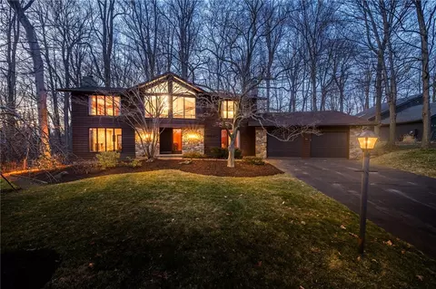 24 High Hill Dr, Pittsford, NY 14534