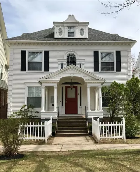 62 Dartmouth St, Rochester, NY 14607