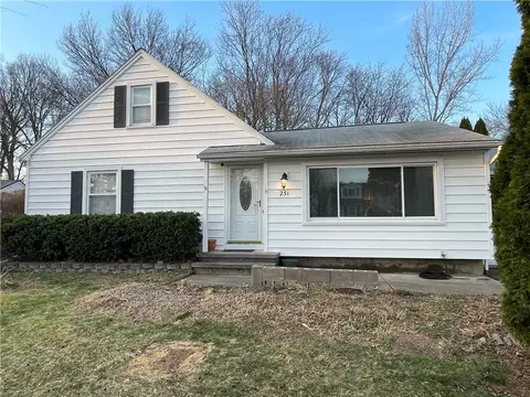 251 N Autumn Dr, Greece, NY 14626