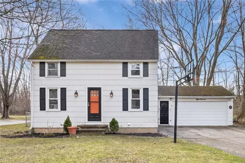 811 Winifred Dr, Webster, NY 14580
