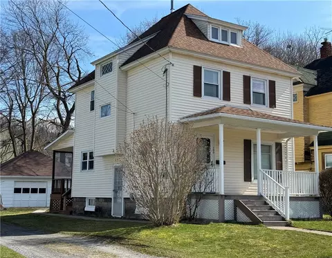 130 Park Pl, Auburn, NY 13021
