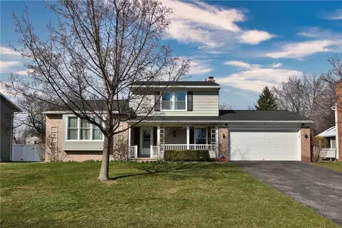 289 Pearson Ln, Greece, NY 14612