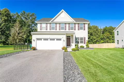 379 Anna Cir, Webster, NY 14580