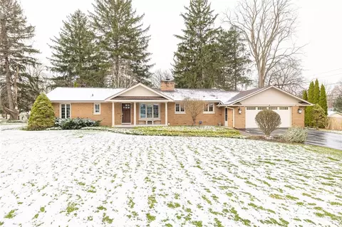 9 Charmwood Rd, Pittsford, NY 14534