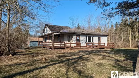 1070 Church Rd, Evans, NY 14006