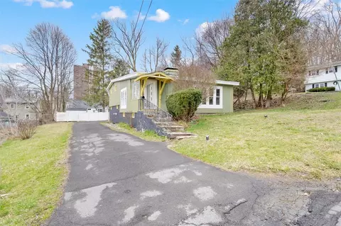 141 Cordova St, Syracuse, NY 13205