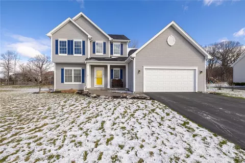 5150 Park Meadow Ln, Canandaigua, NY 14424