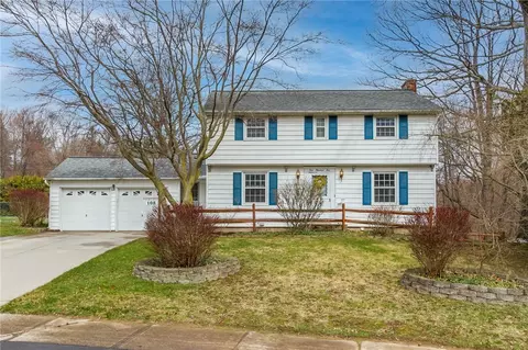 105 Shadowlawn Ct, Irondequoit, NY 14617