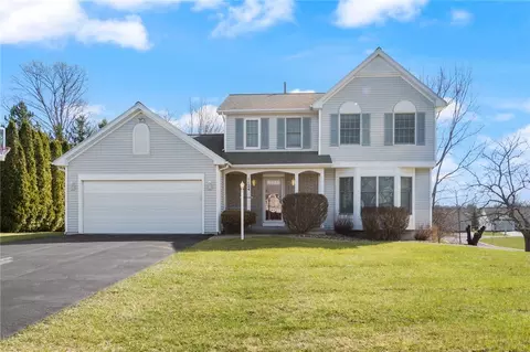 1124 Frawley Dr, Webster, NY 14580