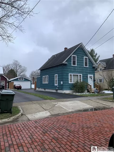 406 Stowe St, Jamestown, NY 14701