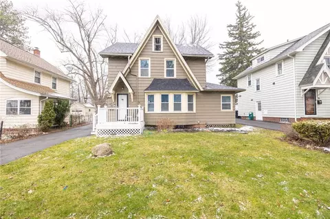 28 Walbert Dr, Gates, NY 14624