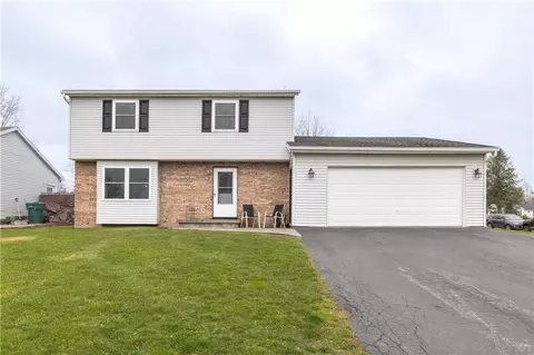 7 Archer Dr, Parma, NY 14468