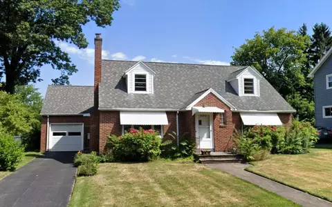 500 Hurstbourne Rd, Irondequoit, NY 14609