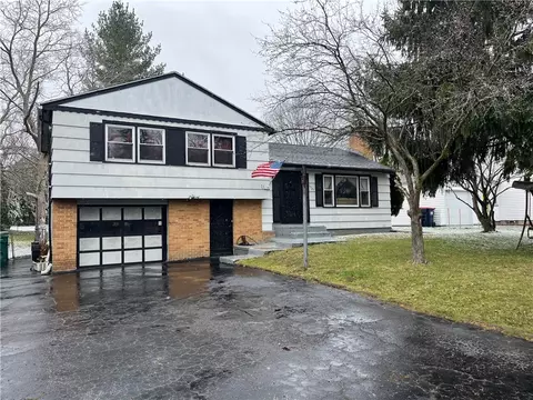 1527 Titus Ave, Irondequoit, NY 14622