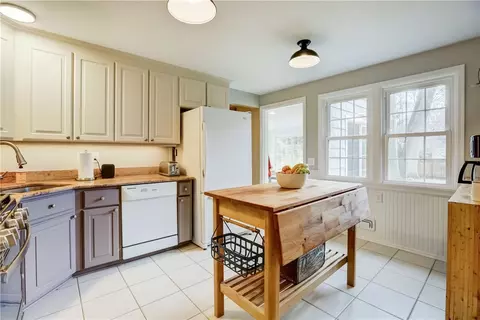 100 Parkmere Rd, Irondequoit, NY 14617 photo 10
