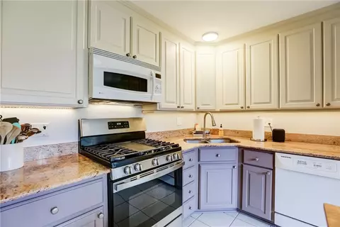 100 Parkmere Rd, Irondequoit, NY 14617 photo 11