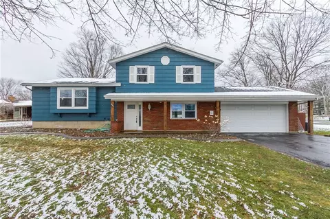 295 Sweet Birch Ln, Greece, NY 14615