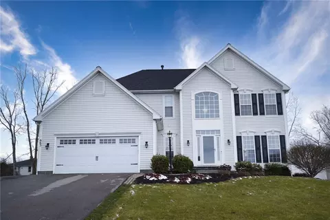 663 Yardley Ct, Webster, NY 14580