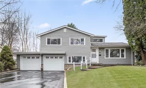 781 Rumson Rd, Greece, NY 14616