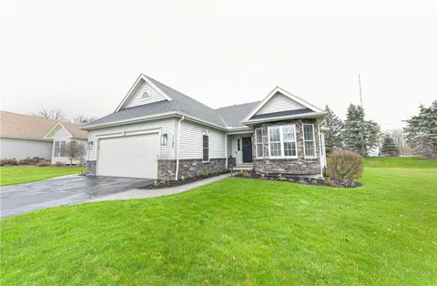 1107 Twin Leaf Ter, Webster, NY 14580