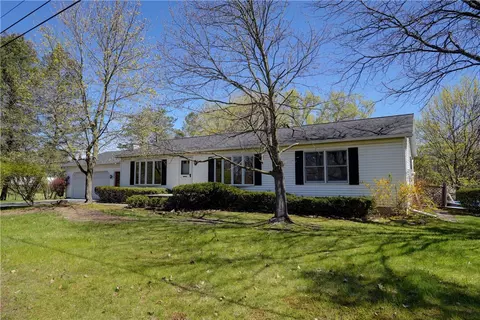 1356 White Rd, Phelps, NY 14532