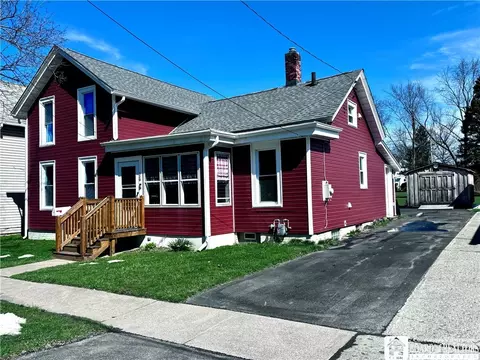 320 Franklin Ave, Dunkirk, NY 14048
