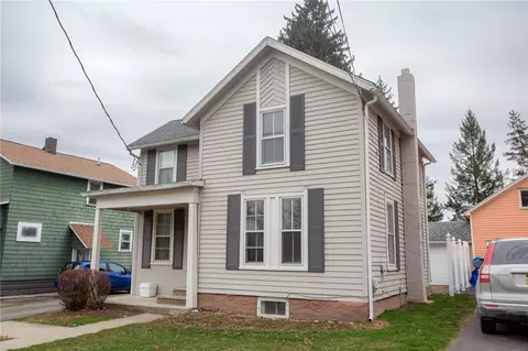 21 Lyon St, Bath, NY 14810