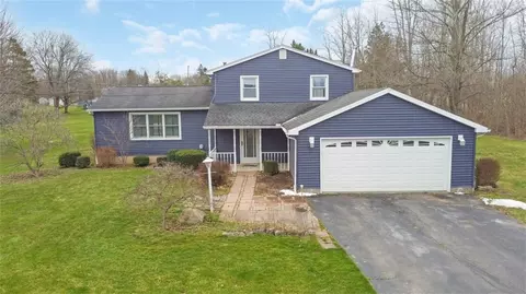 494 Tanner Ln, Macedon, NY 14502