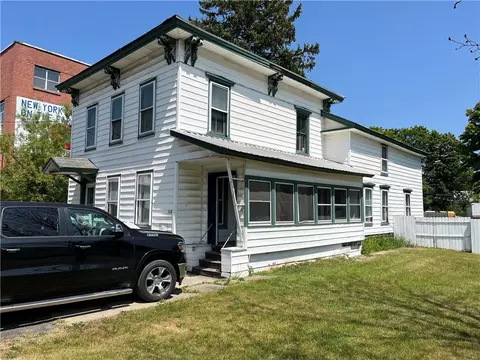 44 Genesee St, New Berlin, NY 13411