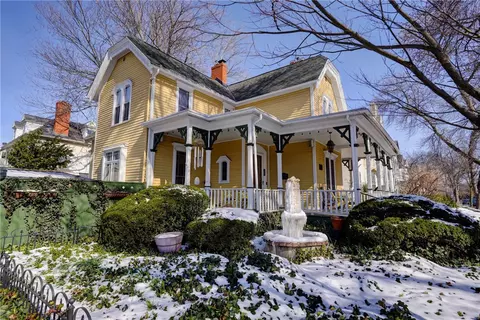 39 Rowley St, Rochester, NY 14607