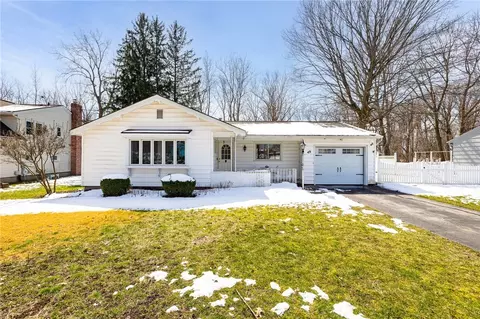 49 Kernwood Dr, Gates, NY 14624