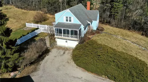 35 Hillcrest Dr, Alfred, NY 14802