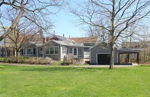 10 Montezuma St, Lyons, NY 14489
