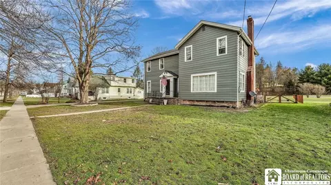 18 Maple Ave, Franklinville, NY 14737
