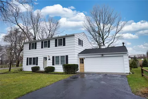 2 Arlington Park, Canandaigua, NY 14424