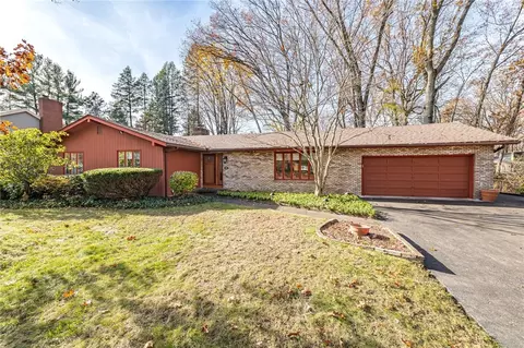 25 Tuxford Rd, Pittsford, NY 14534