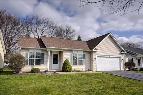 22 Shirleen Dr, Parma, NY 14468