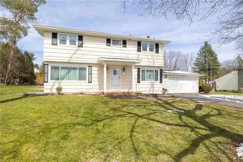 303 Willowcrest Dr, Rochester, NY 14618