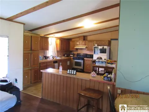 3561 Middle Rd, Dunkirk, NY 14048 photo 4