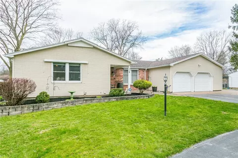 116 Stockton Ln, Rochester, NY 14625
