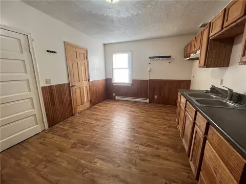 8 Jackson St, Lyons, NY 14489 photo 7