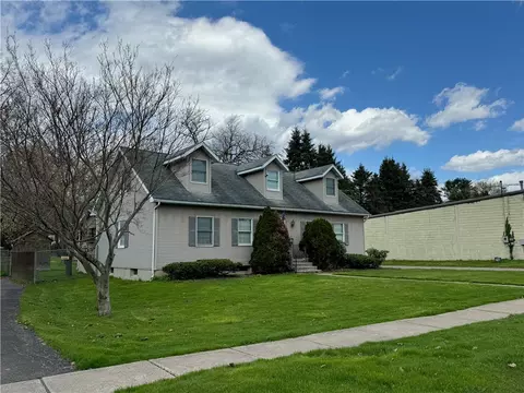 6 Front St, Bainbridge, NY 13733