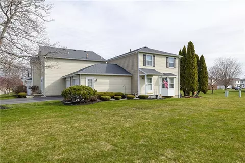 450 Kennington Blvd, Webster, NY 14580