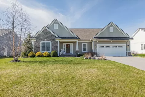 11 Rockdale Mdw, Pittsford, NY 14534