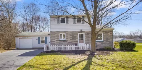 524 Adams Rd, Webster, NY 14580